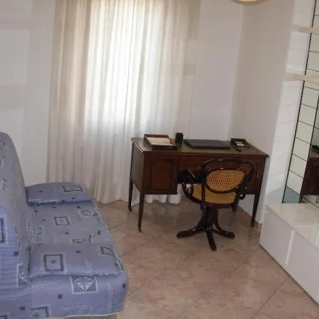 לינה וארוחת בוקר Aloe אלגהרו